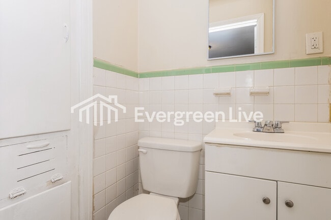 Building Photo - 1633 Puryear Rd