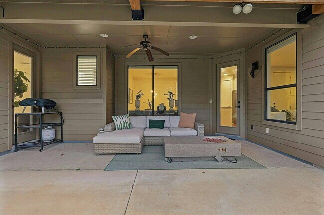 Building Photo - 3118 Corbin Ln