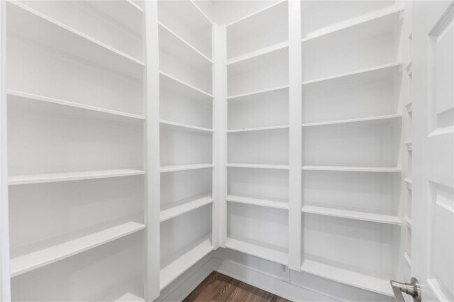 Building Photo - 24815 Pavonia Lake Ln