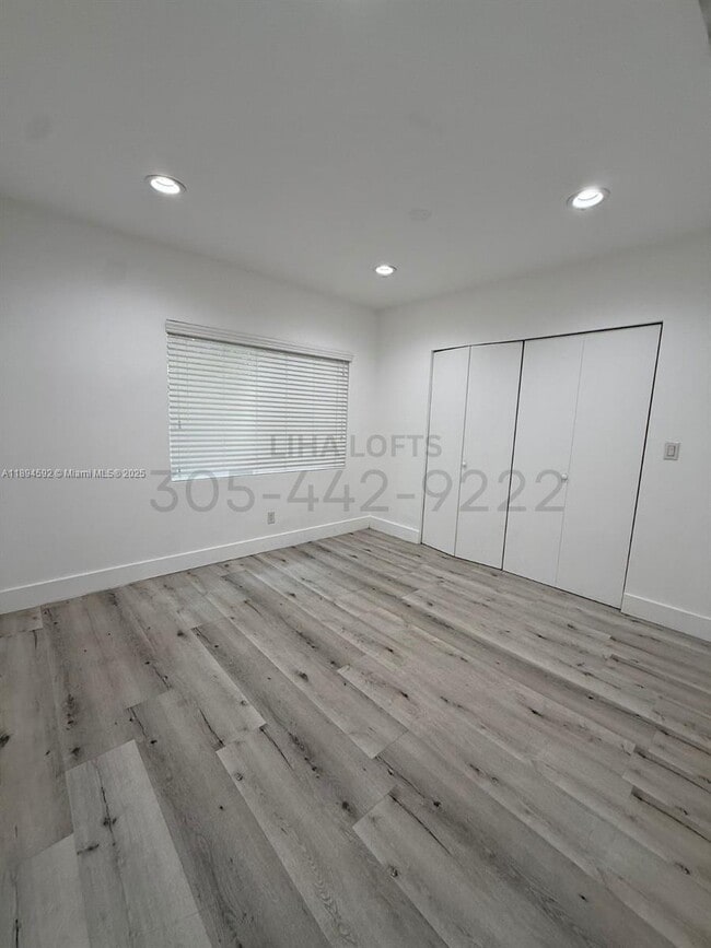 Building Photo - 1650 SW 3rd St