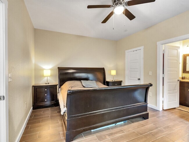 Building Photo - 16984 W Juneau St