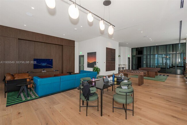 Building Photo - 11 NE 6th St