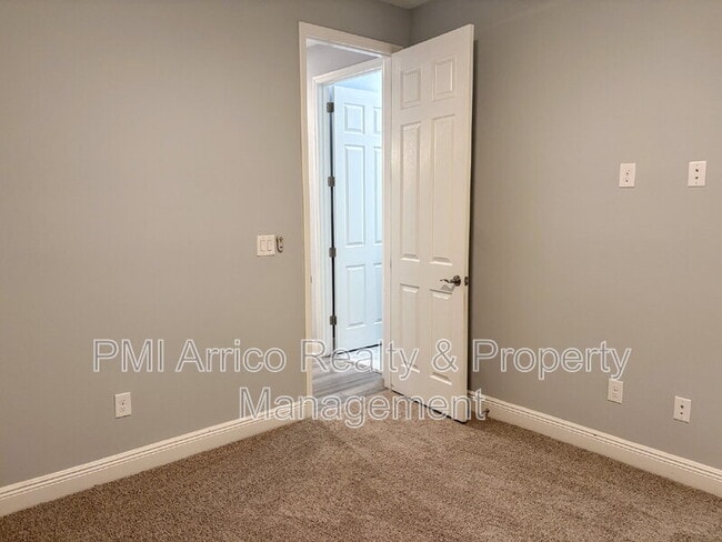 Building Photo - 12860 Satin Lily Dr