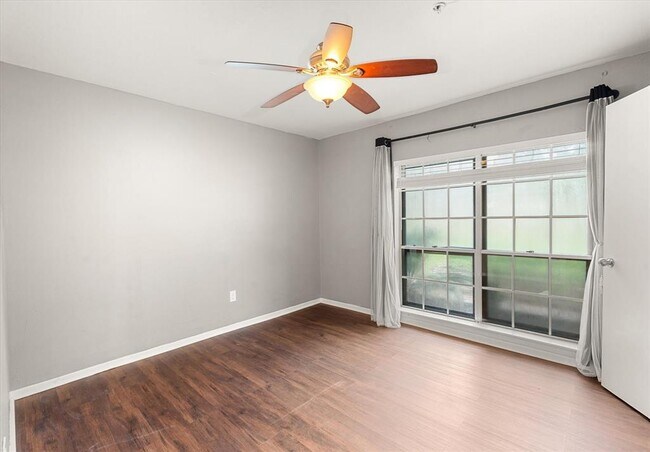 Building Photo - 25706 Glen Loch Dr