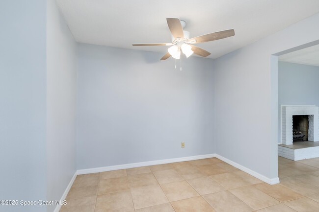 Building Photo - 460 Carissa Dr