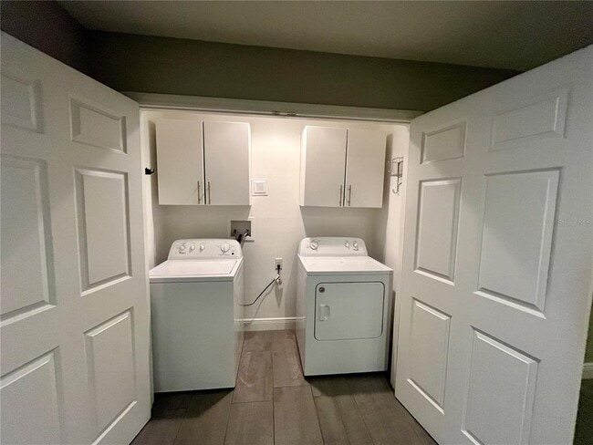 Building Photo - 727 N Himes Ave