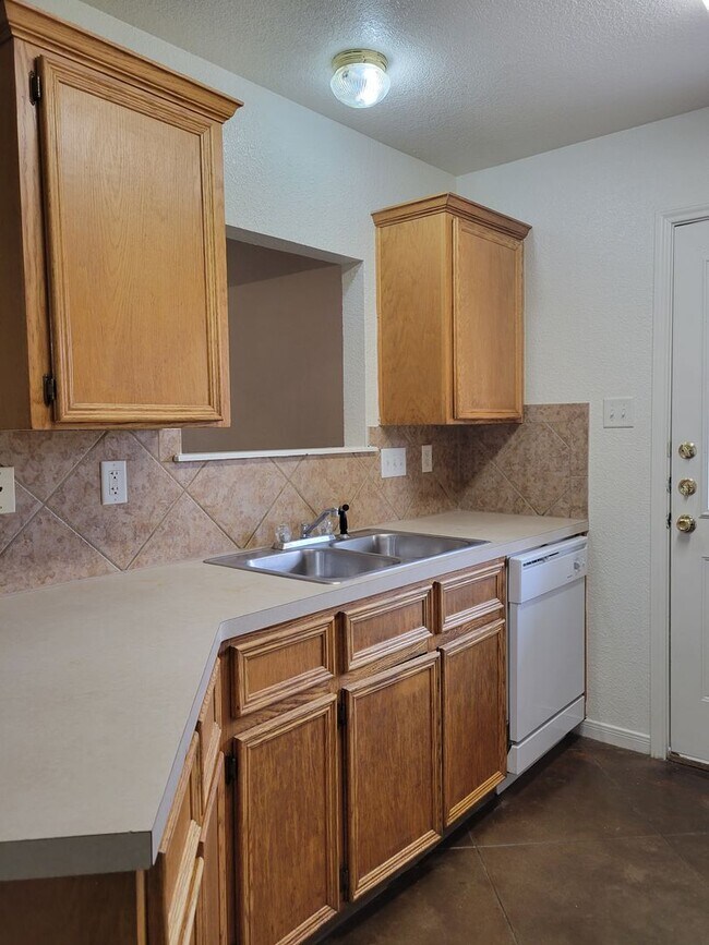 Building Photo - 3503 Dustin Ct