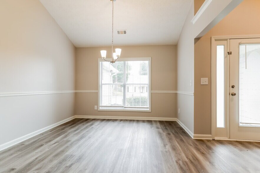 Building Photo - 990 Lendl Ln