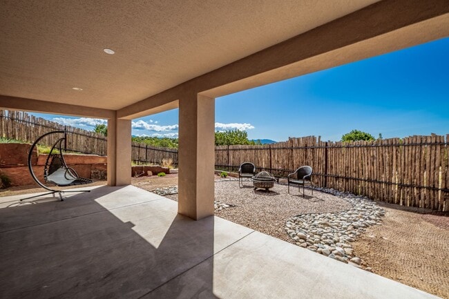 Building Photo - Stunning 3-Bedroom Home with Mountain Views in Tessera