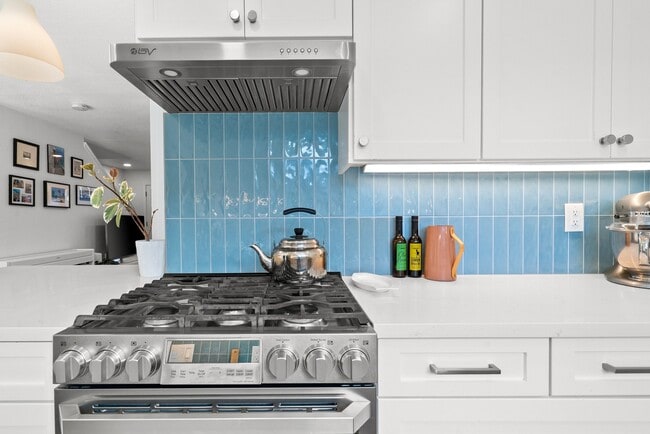 Building Photo - 3850 Bramble Ln