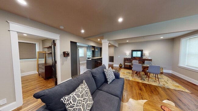 Building Photo - Fully Furnished 2 Bedroom Home With Utilities Included!