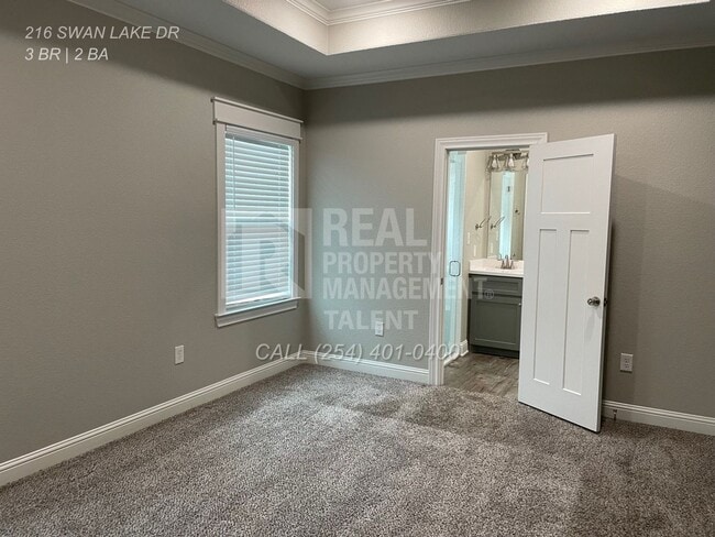 Building Photo - 216 Swan Lake