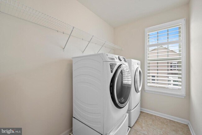 Building Photo - 13312 Waterford Hills Boulevard