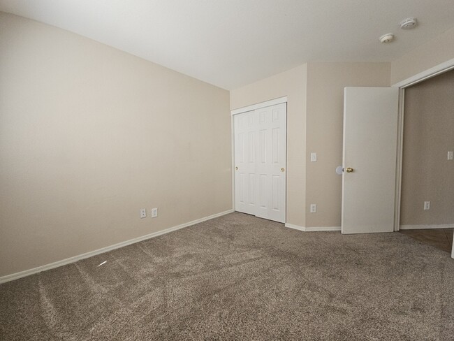 Building Photo - 8547 E Lobo Ave