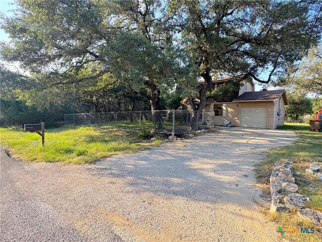 Building Photo - 850 Riviera Dr