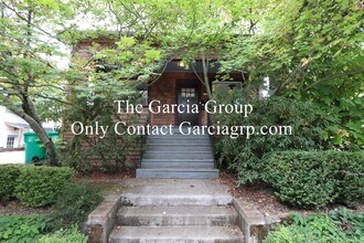 Building Photo - 602 NE Brazee St