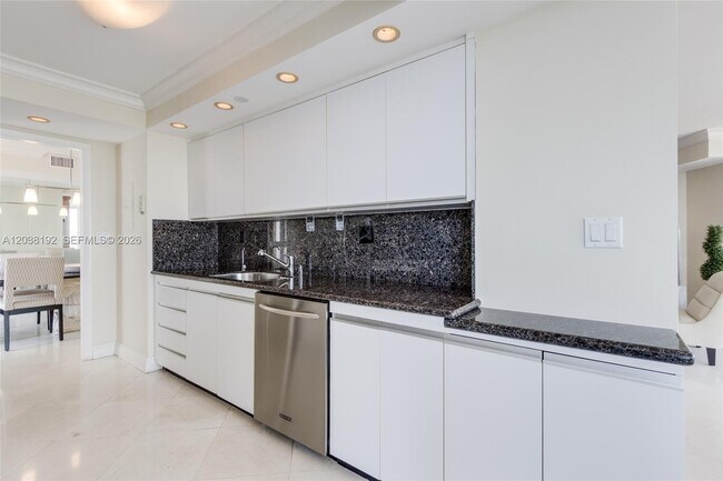 Building Photo - 4000 Towerside Terrace
