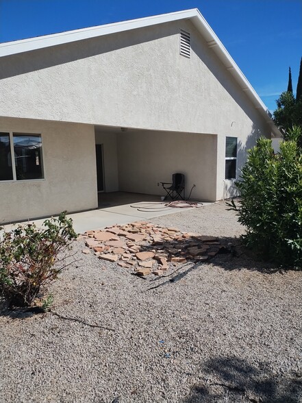 Building Photo - 2695 Broken Arrow St