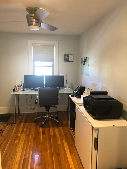 Building Photo - 6016 Howe St