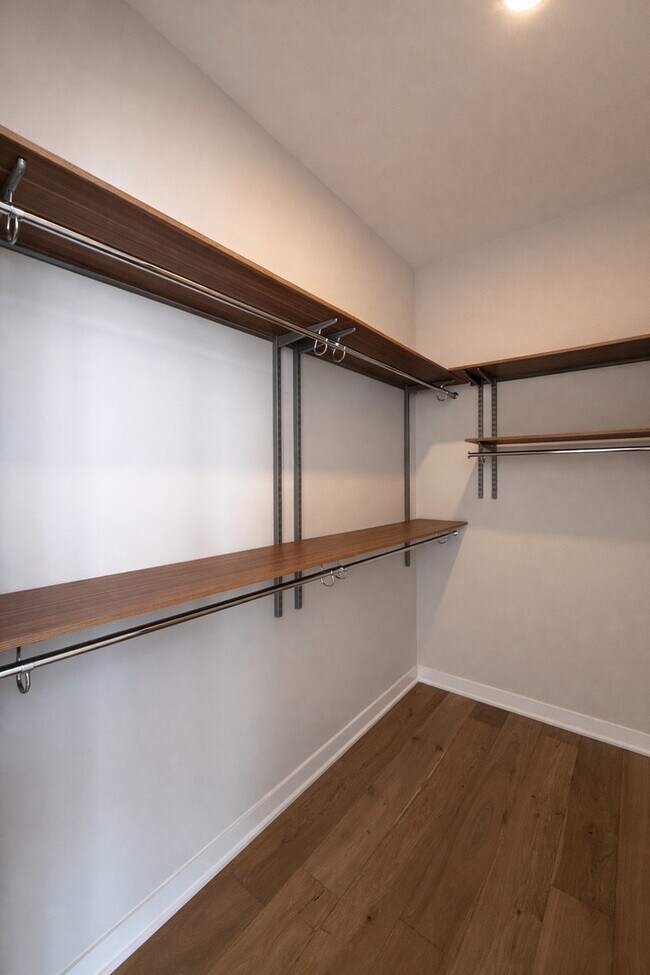 Building Photo - 1114 W Carroll Ave