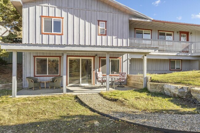 Building Photo - Hillside Hideaway in Historic Virginia Cit...