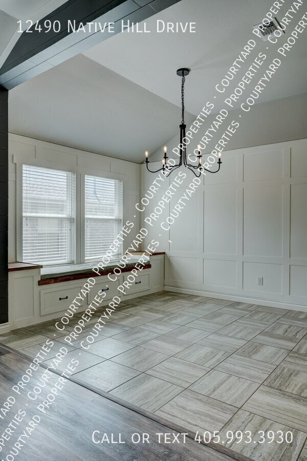 Building Photo - 12490 Native Hill Dr