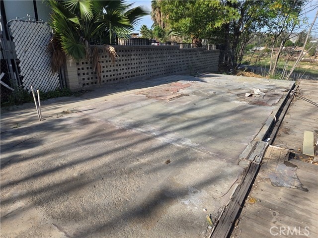 Building Photo - 577 W La Cadena Dr