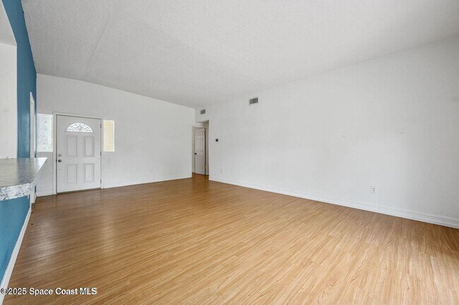 Building Photo - 855 Delano Rd