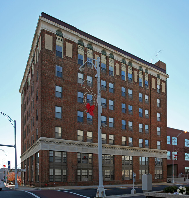 Building Photo - Alamance Plaza