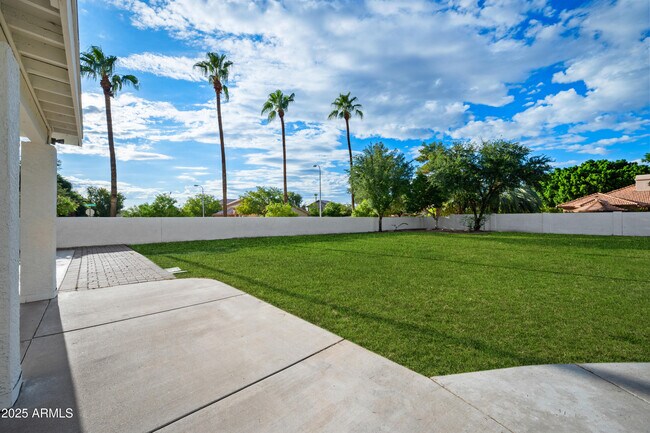 Building Photo - 4352 E Santa Rosa Pl