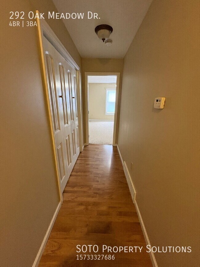 Building Photo - 292 Oak Meadow Dr