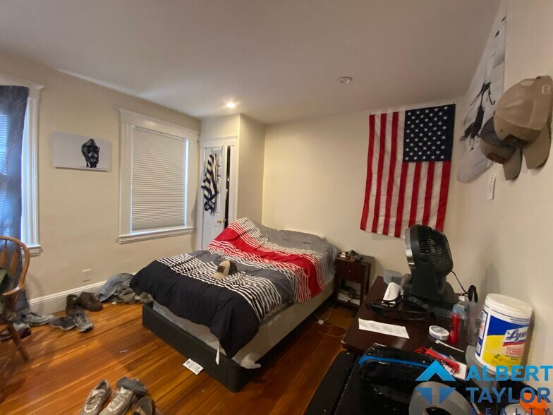 Building Photo - 8 Sawyer Ter