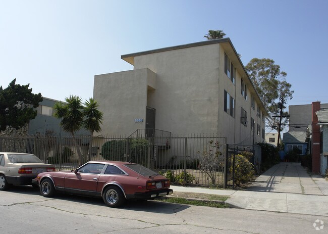 Building Photo - 5553 Romaine St