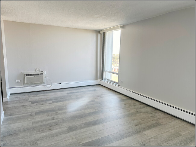 Building Photo - 8801 W Golf Rd