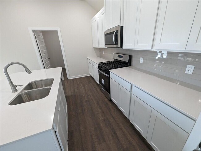 Building Photo - 385 W Branta St