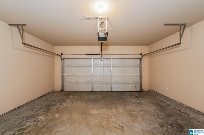 Building Photo - 124 Clover Ln