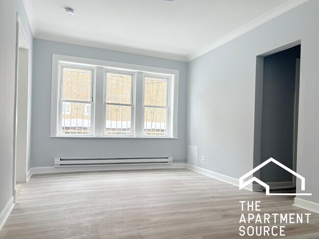 Building Photo - 6228 S Western Ave