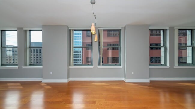 Building Photo - 300-314 N Broadway