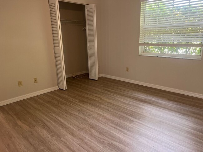 Building Photo - 3BD/2BA