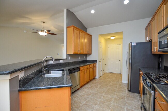 Building Photo - Legacy Park 3BR Home on 1 Acre with Loft, 3 Baths, and Summer-Ready Amenities  3 Bedrooms | 3 Bat...