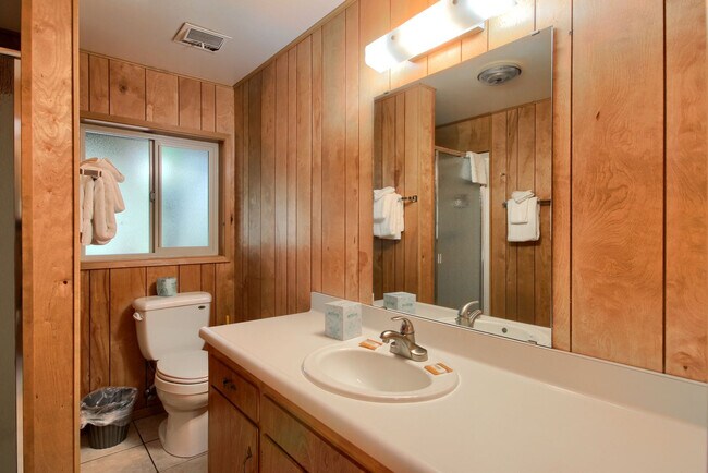 Building Photo - 2650 English Ln
