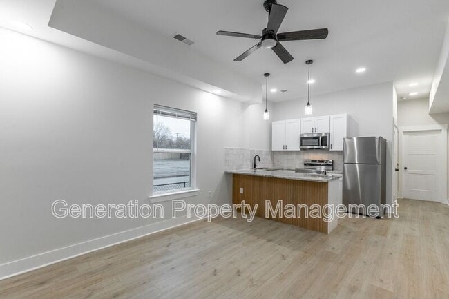 Building Photo - 1124 Garfield St