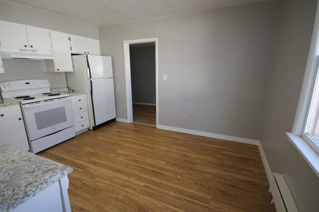Building Photo - Sunnyside single family home with oversize...