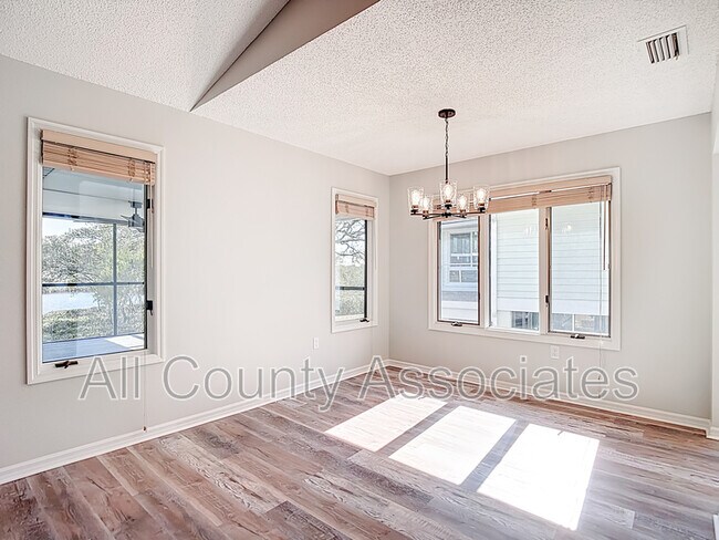 Building Photo - 1007 S Pointe Alexis Dr