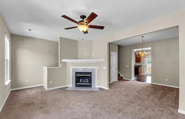 Building Photo - Beautiful 3 bedroom, 3 1/2 bathroom townhome in Tarrant Trace