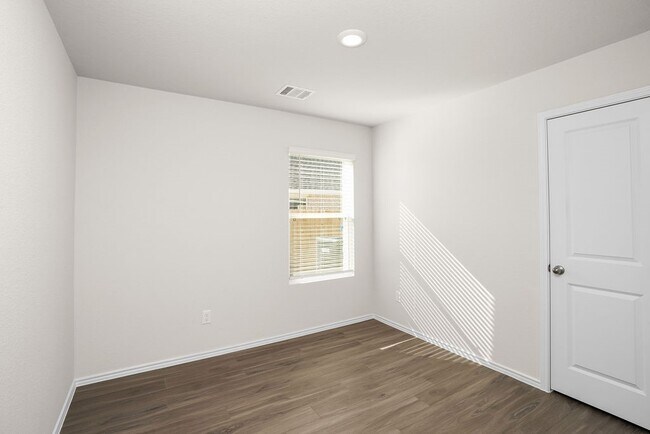 Building Photo - 3008 Wood Lily Dr