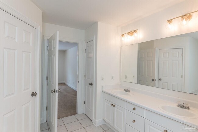 Building Photo - 1065 Freeboard Blvd