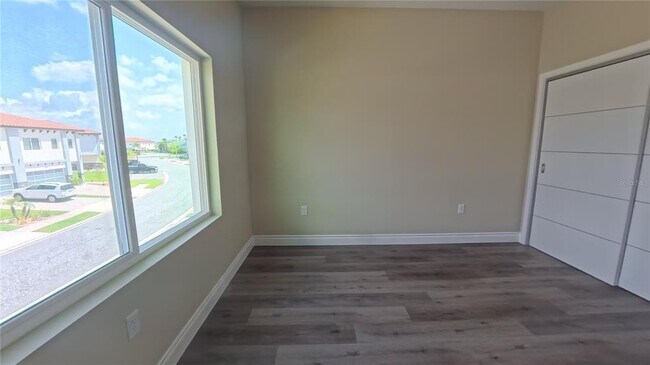 Building Photo - 1835 Brentwood Ct