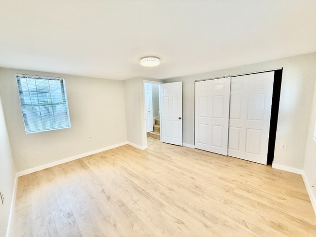 Building Photo - 1005 Frankford Ave