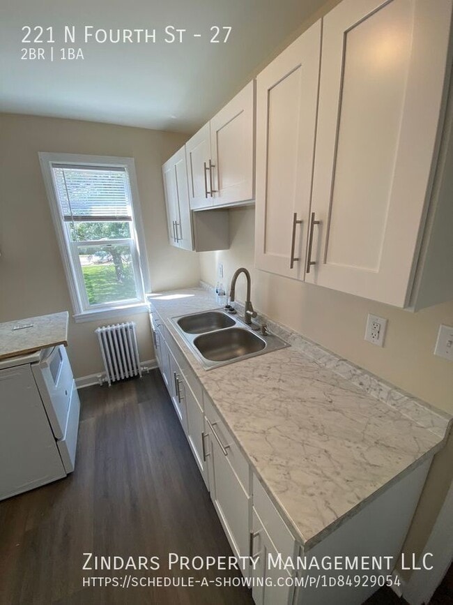 Building Photo - 221 N Fourth St-27